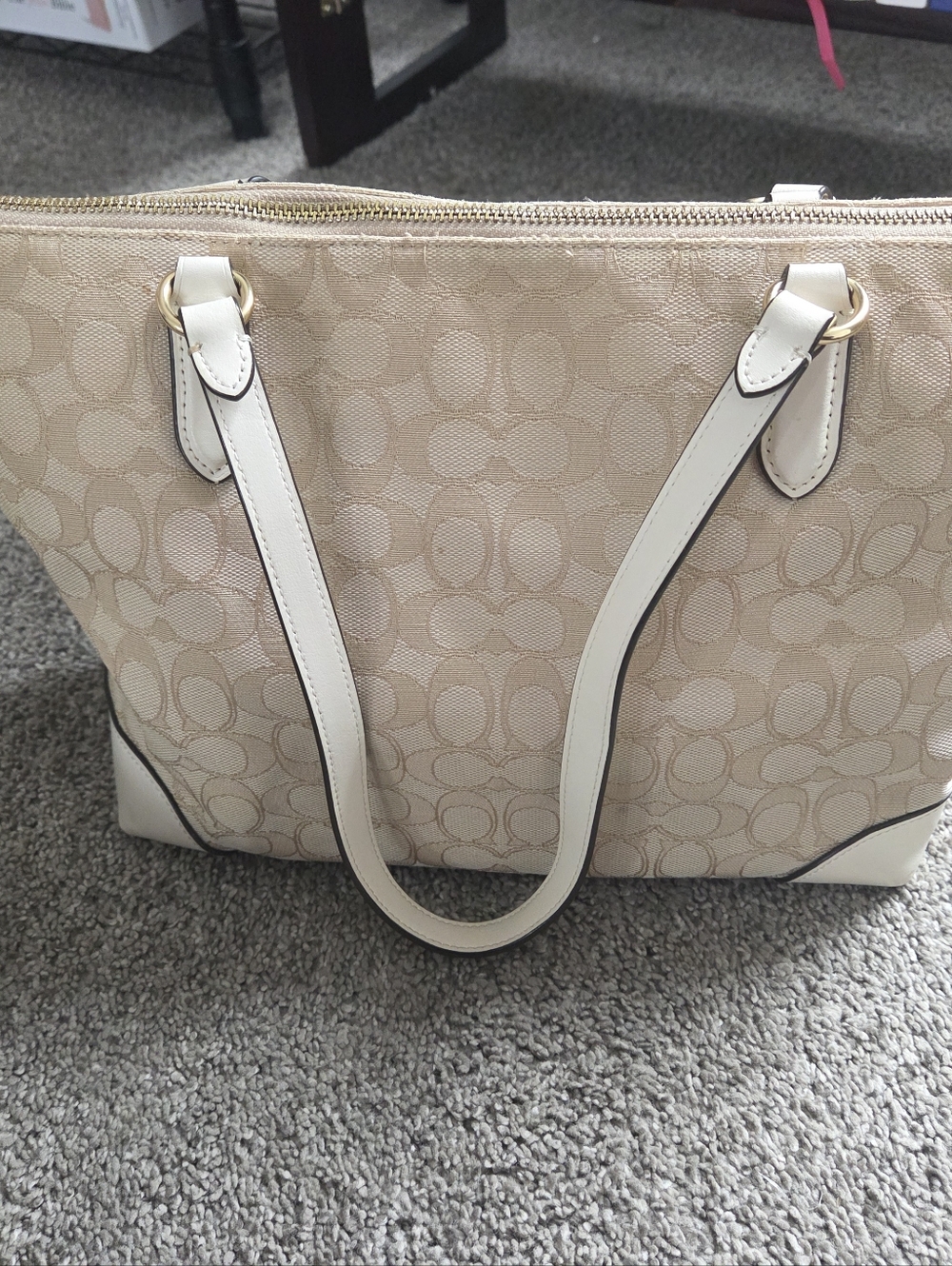 Coach Bag - Picture 5 of 9